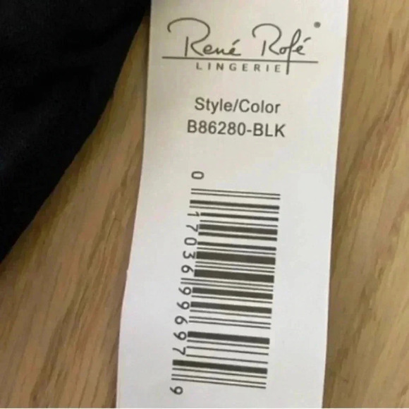 🆕Rene Rofe Seamless Cut Out Black Sport Bra🆕 - Picture 11 of 12